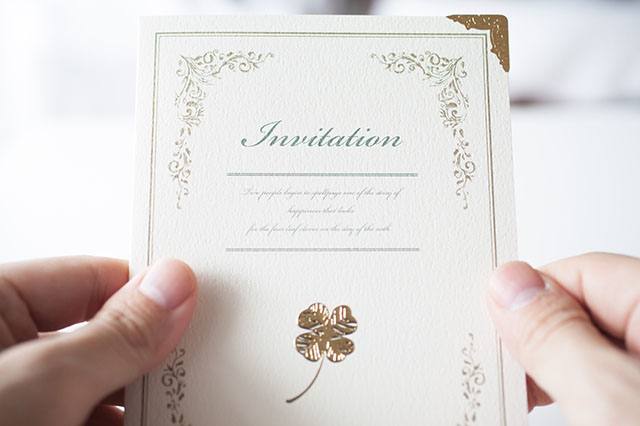 結婚式の招待状が来たら・・・？基本的なマナーと変わり種メッセージとは？