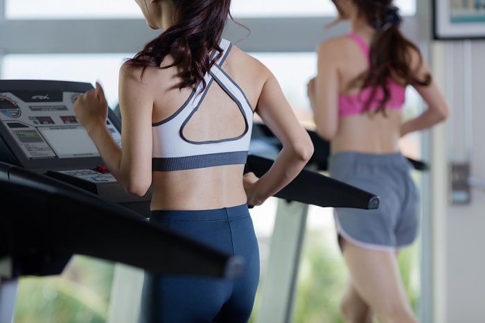 運動不足だけじゃない「腰痛」を引き起こす原因とおすすめエクササイズ