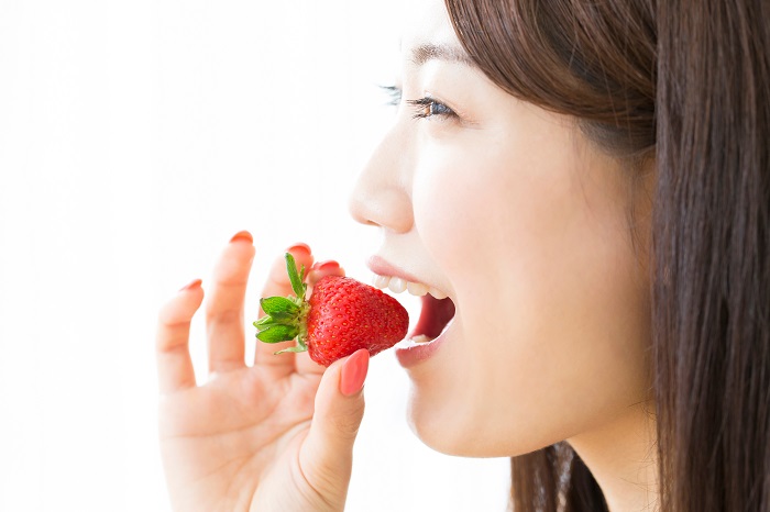 ビタミンCを無駄なく摂取するイチゴの食べ方とは？