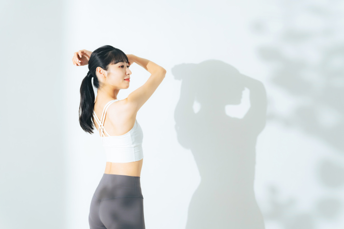ピラティスで体幹強化！お腹と背中の引き締めにも効果的な四つ這いトレーニング3選